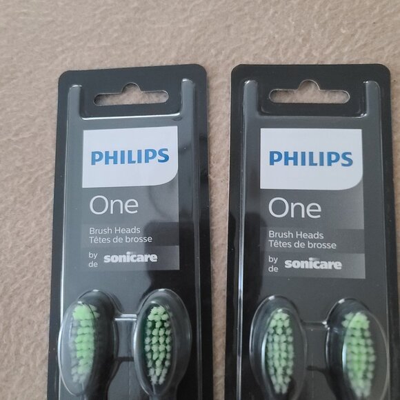 Philips One by Sonicare Replacement Brush Head 2 Pk Black BH1022/06 Lot of 2 NEW - Picture 2 of 4